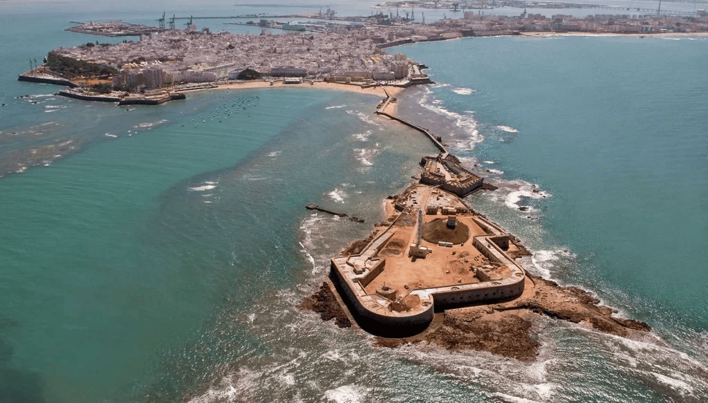 Castelo de Sao Sebastiao Cadiz - Nomads Travel Guide