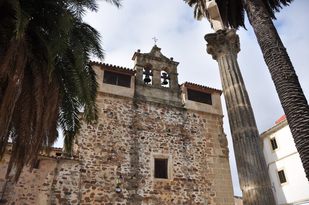 Convento de Santa Clara Cáceres - Wikimedia Commons