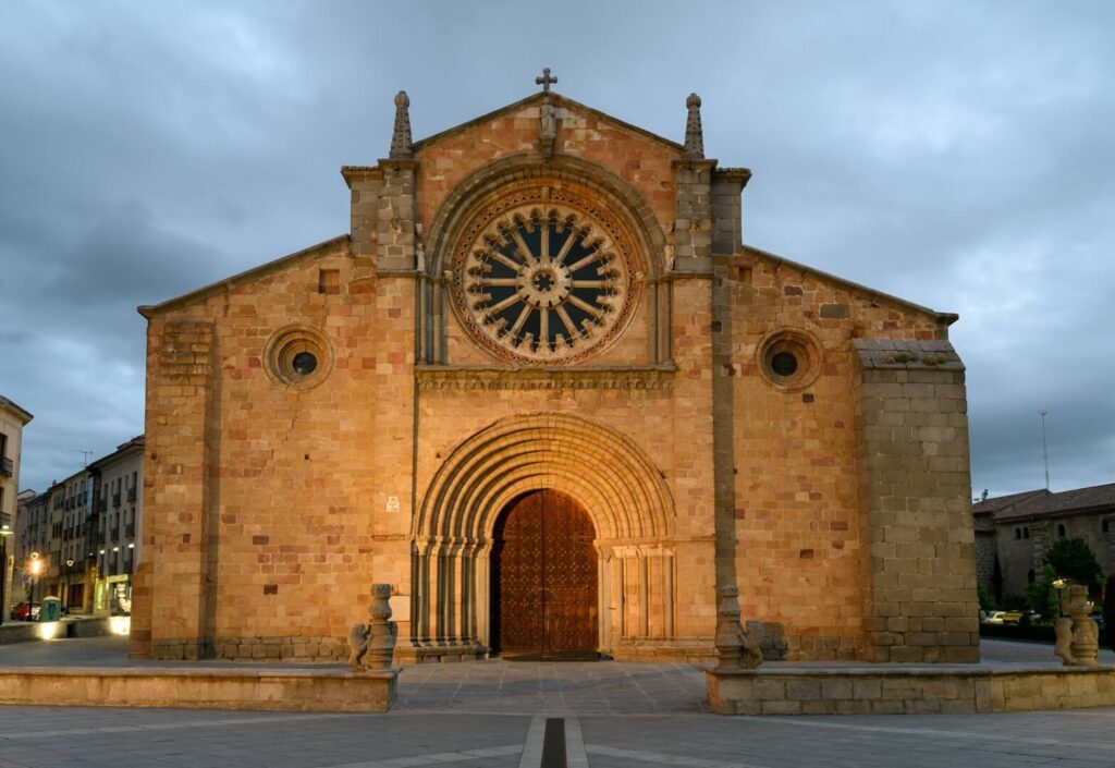 Iglesia de San Pedro Apóstol - Ávila Turismo