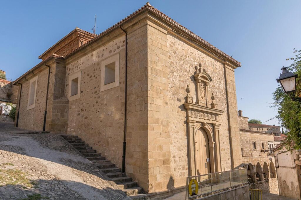 Iglesia de la preciosa sangre Trujillo - Turismo Cáceres