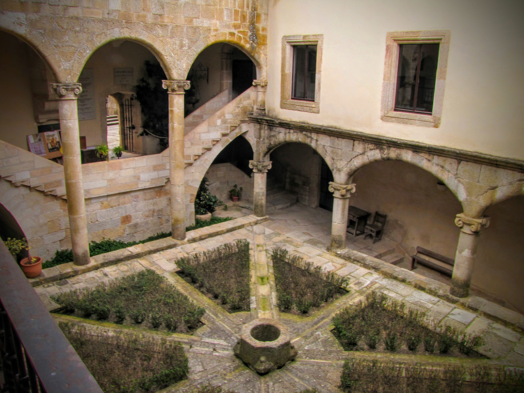 Monastério de Sao Francisco el real de la Coria em Trujillo - Arte en Ruinas