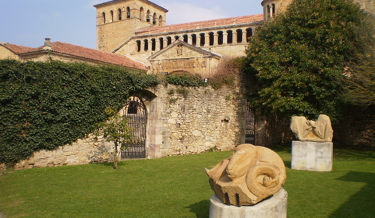 Os jardins do Museo Jesús Otero - Santillana del Mar Turismo