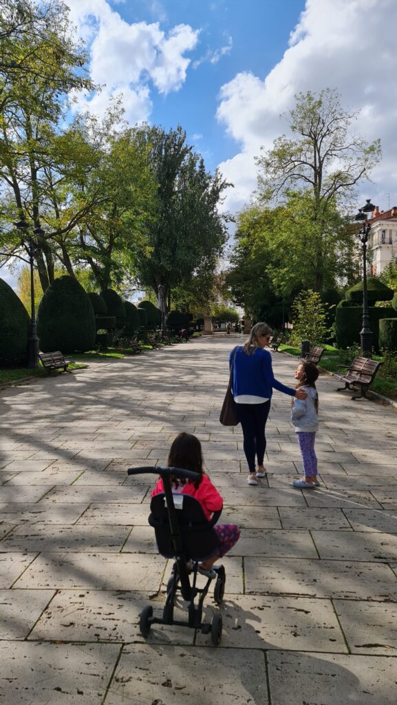 Paseo del Espolon Burgos - Magu Mathias