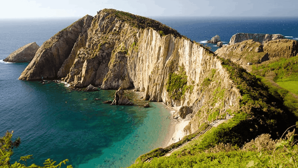 Playa del Silencio Cudillero - HOLA