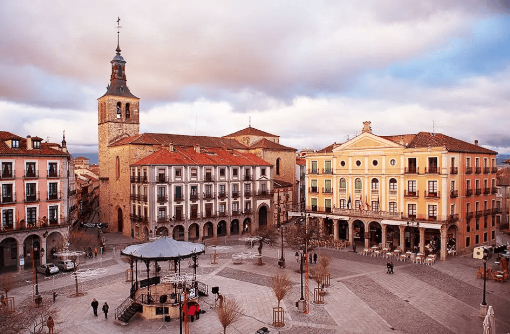 Plaza Mayor Segóvia - Hospedaje La Juderia en Segovia