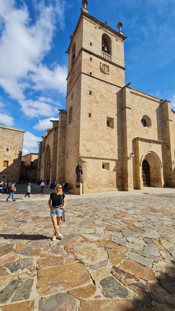 Plaza Santa Maria Cáceres - Magu Mathias