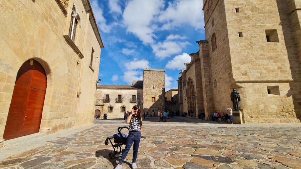 Plaza Santa Maria Cáceres - Magu Mathias