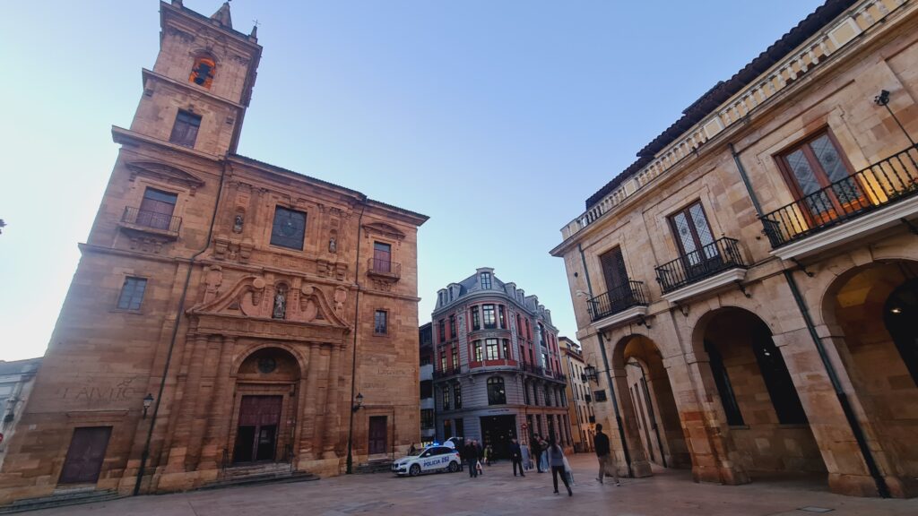 Igreja de San Isidoro el Real Oviedo - Magu Mathias