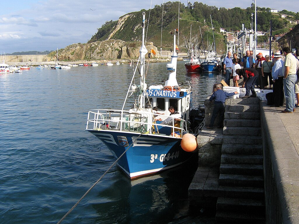 Puerto de Cudillero - Wikimedia Commons