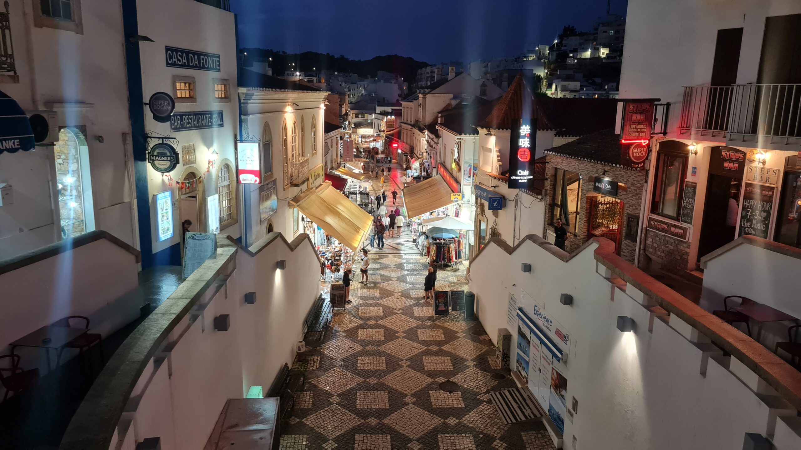 Rua 5 de Outubro Albufeira - Magu Mathias