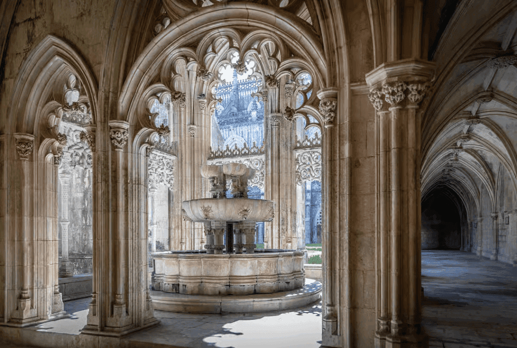 Atrio das Capelas Imperfeitas - Mosteiro da Batalha - LocationScout
