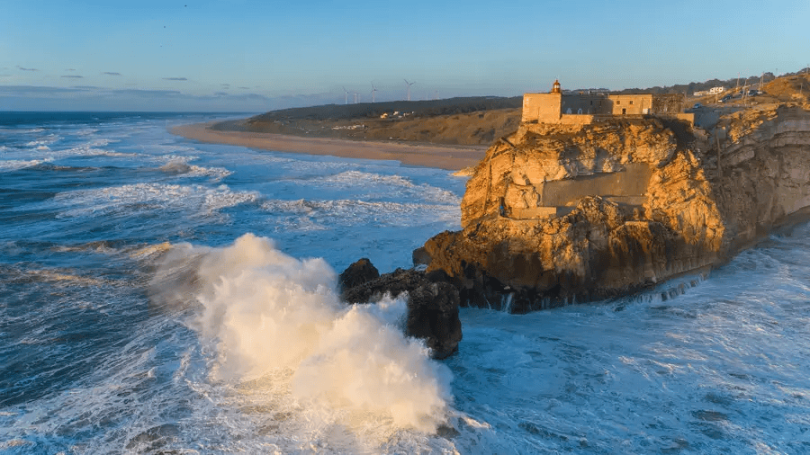 Canhão de Nazare ondas gigantes - Observador