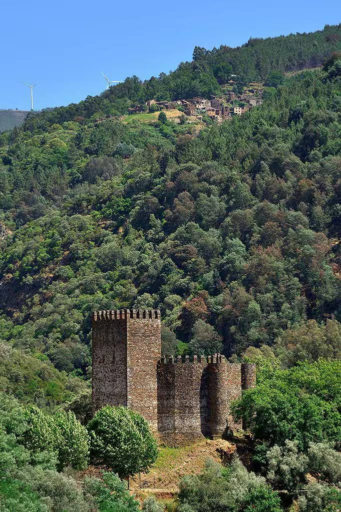 Castelo da Lousã Portugal - HOLA
