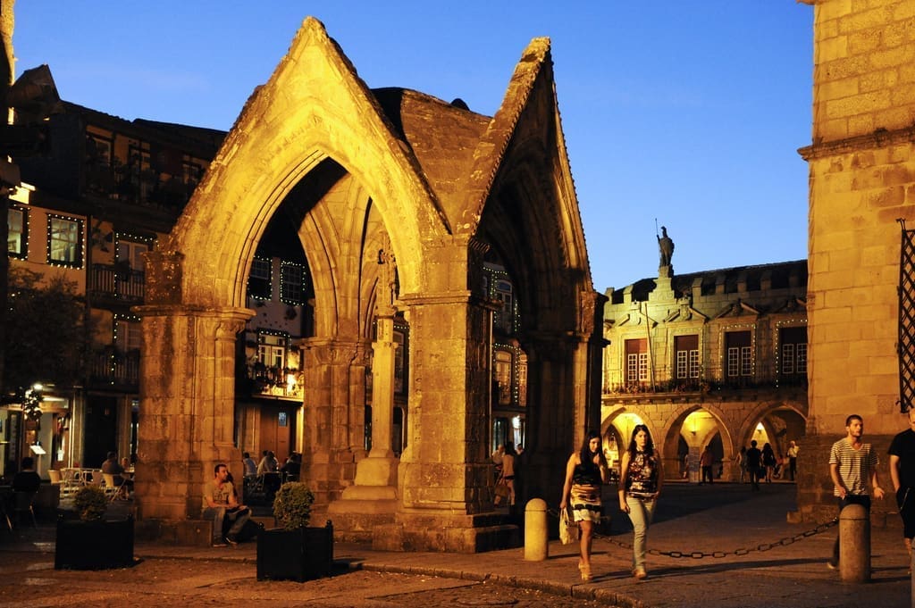 Largo da Oliveira Guimaraes - Eixo Atlantico