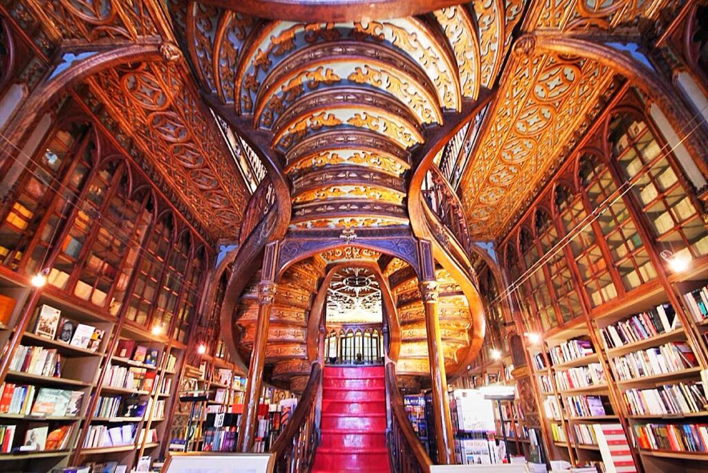 Livraria Lello Porto - Mercado & Consumo