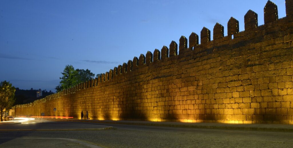 Muralhas de Guimaraes - em Guimarães