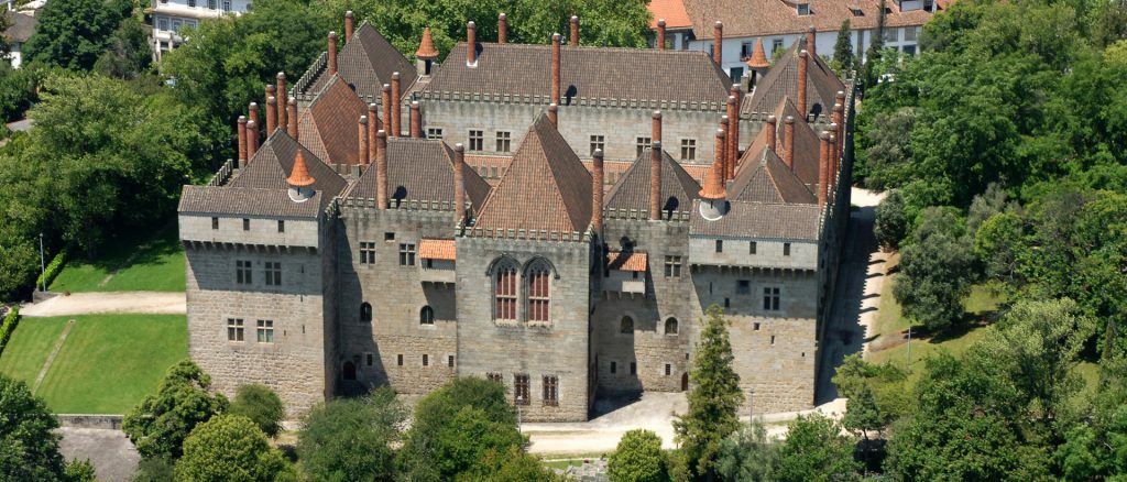 Paço dos Duques de Bragança Guimarães - Paço dos Duques