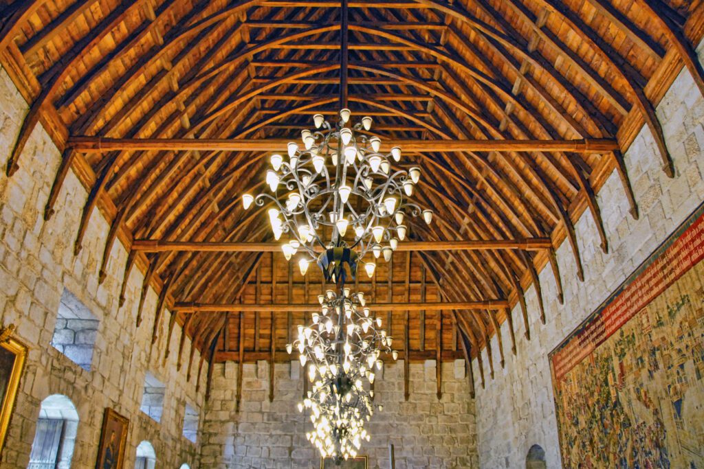Paço dos Duques de Bragança Guimarães - Wikimedia Commons
