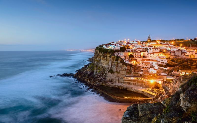 Praia das Azenhas do Mar Sintra - Olivia Garimpando por Aí