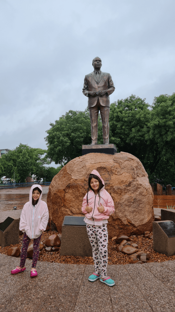 Estátua de Sir Seretse Khama em Gaborone - Magu Mathias