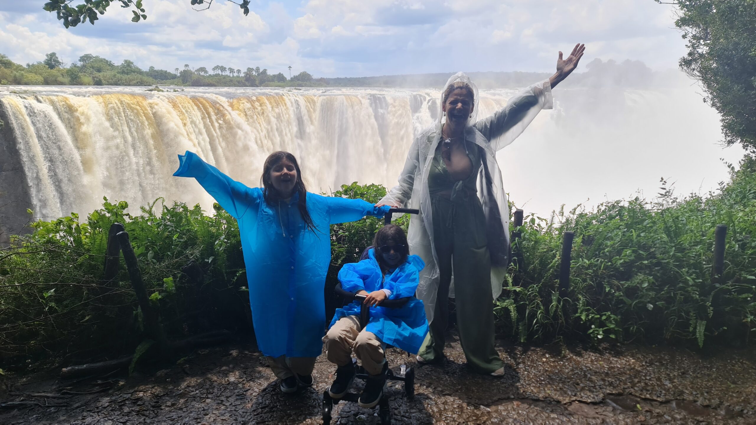 Família em Victoria Falls - Magu Mathias