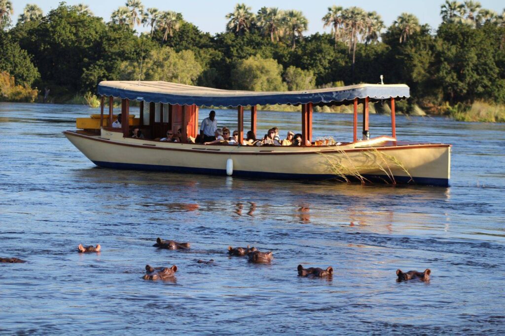 Passeio de Barco no rio Zambezi - Hideaways Africa