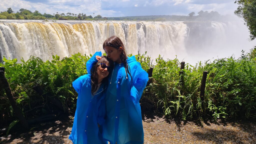 Mochileirinhas em Victoria Falls - Magu Mathias