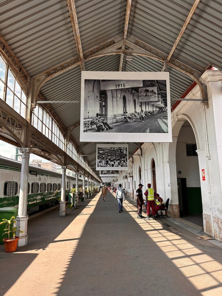 Estação central de Maputo - Inside Inside