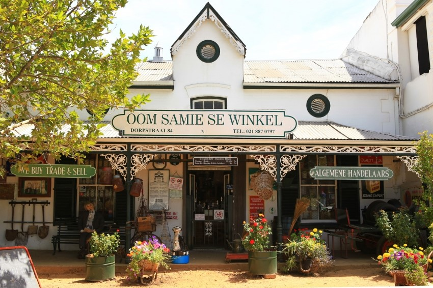 A principal atração da Dorp Street: o armazém Oom Samie se Winkel - Visit Stellenbosch