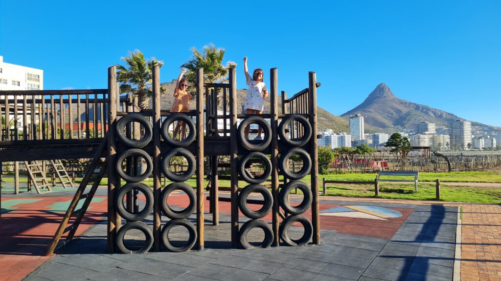 Parquinho em Sea Point Promenade Cidade do Cabo - Magu M