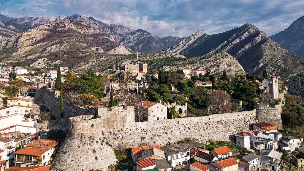 Cidade antiga de Bar Montenegro - Monteguide
