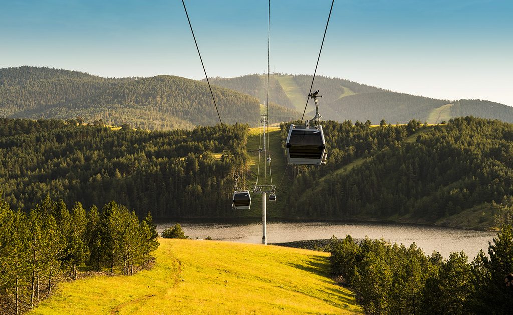 Gold gondola Zlatibor Servia - Experience Serbia