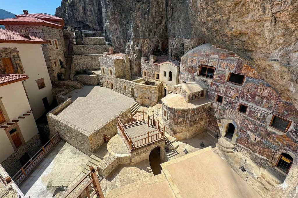 Mosteiro de Sumela Trabzon Turquia - Turkish City Wonders