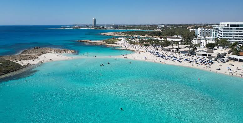 Ayia Napa Nissi Beach Chipre - Ayia Napa Yatch Club