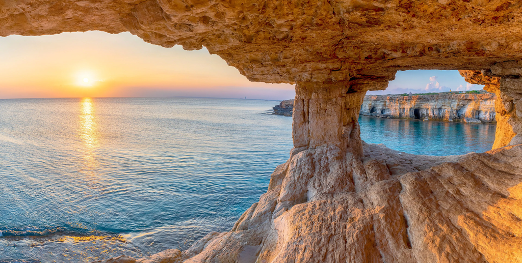 As famosas cavernas da região de Cape Greco em Ayia Napa - Expedia