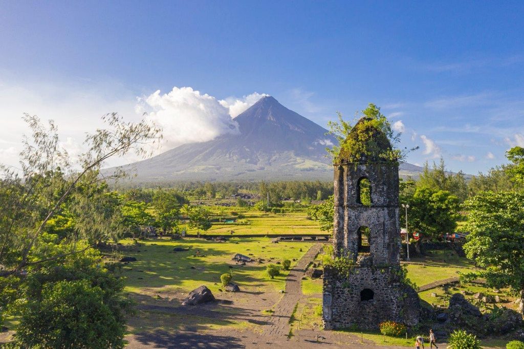 Filipinas - Bridges Magazine