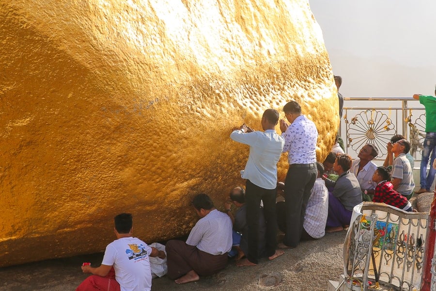 Golden Rock Myanmar Kyaiktiyo Pagoda - Laure Wanders