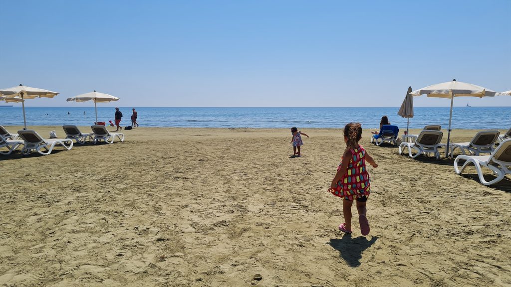 Larnaca Chipre - Magu Mathias