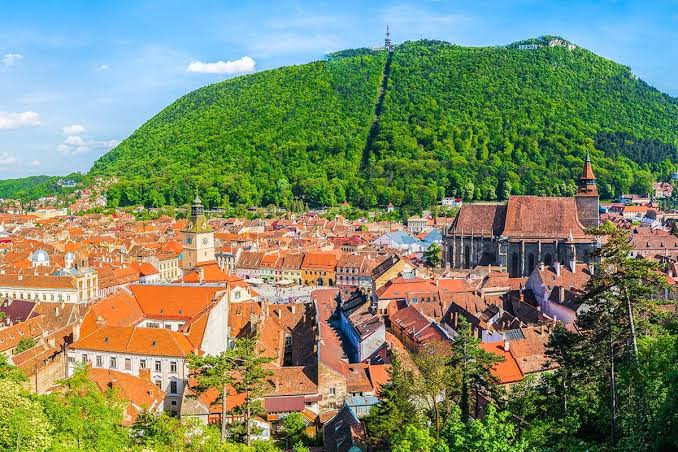 Monte Tampa Brasov Romenia - Full Suitcase