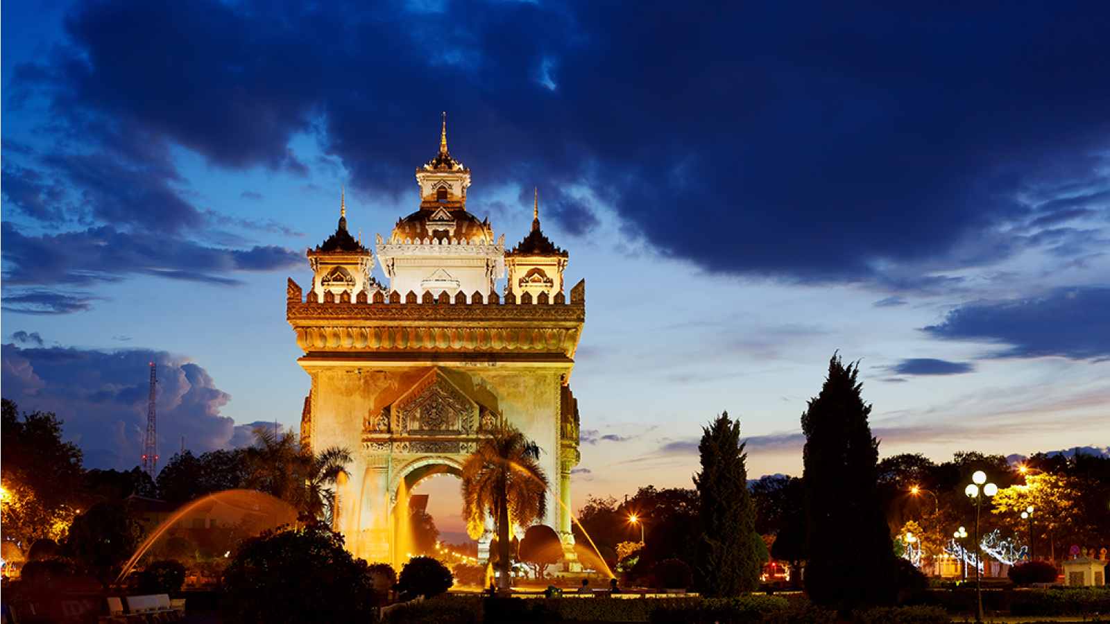 Patuxai Vientiane Laos - Wide Eyed Tours & Travel
