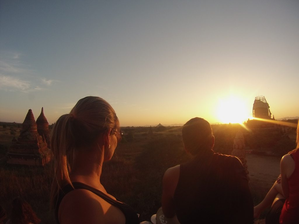 Por do sol Shwesandaw Pagoda Bagan Myanmar - Magu Mathias