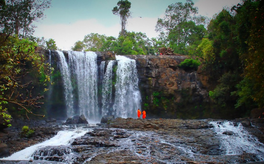 Cachoeira Bousra Mondulkiri Camboja - Travel Loops