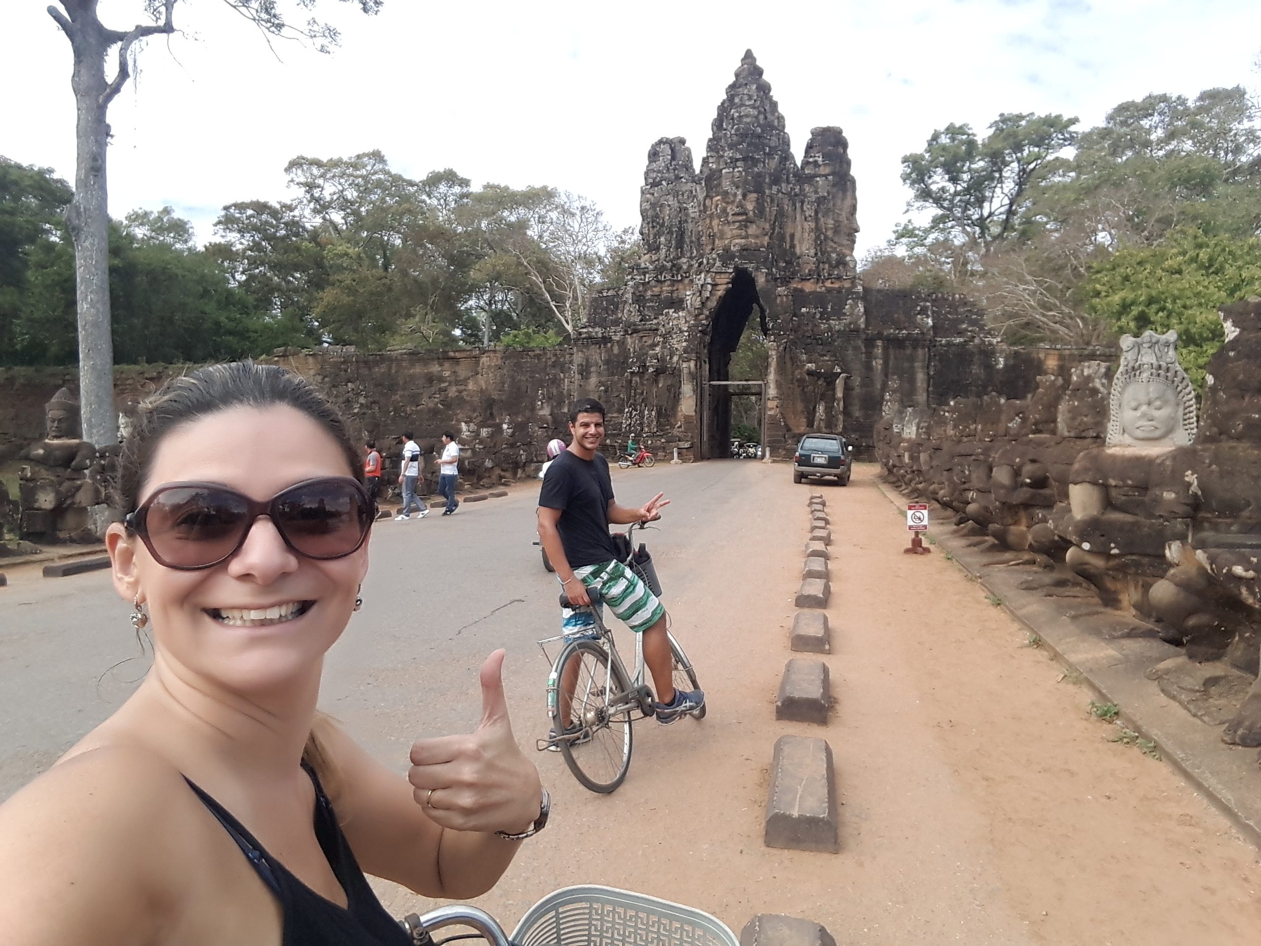 Família no Camboja - Magu Mathias