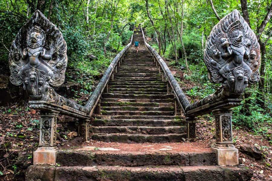 Templo Wat Banan Battambang Camboja - Asia King Travel